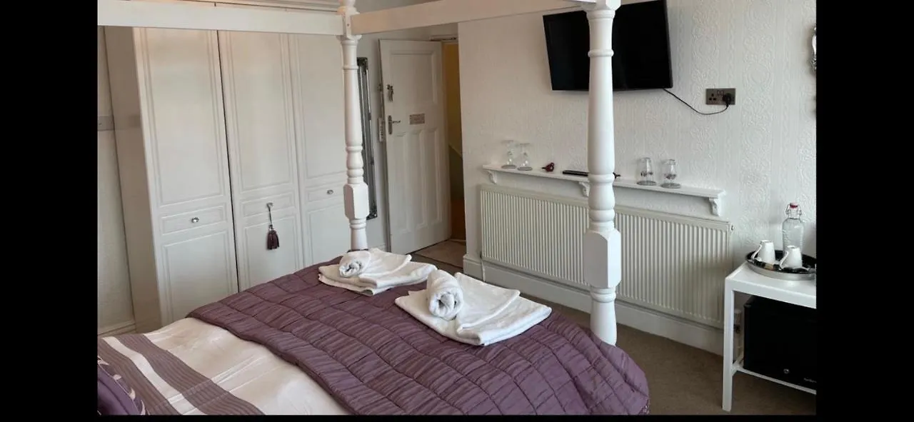 North Crest Bed & Breakfast Blackpool