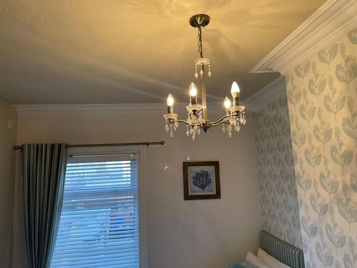 North Crest Bed & Breakfast Blackpool 4*,