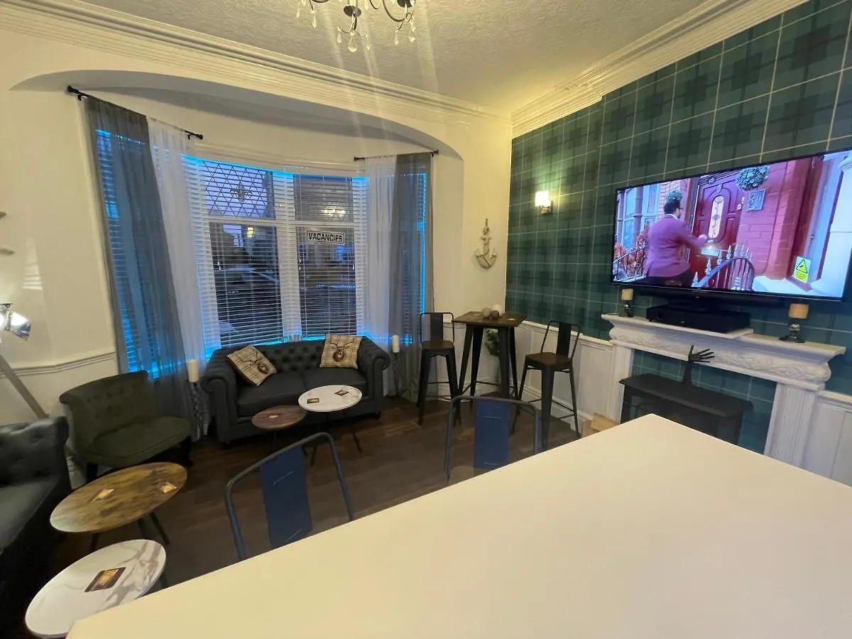North Crest Bed & Breakfast Blackpool 4*,  United Kingdom