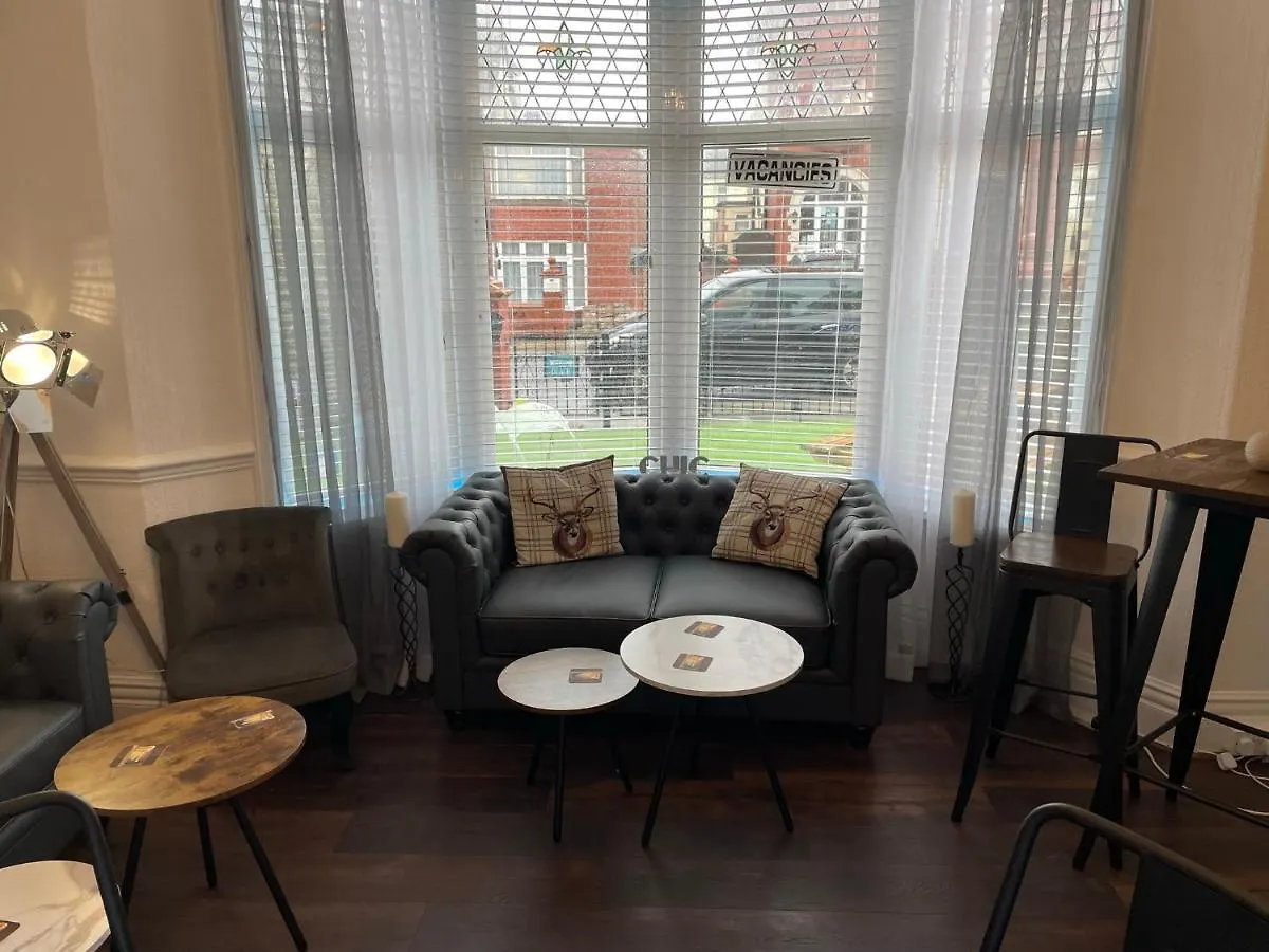 North Crest Bed & Breakfast Blackpool 4*,  United Kingdom
