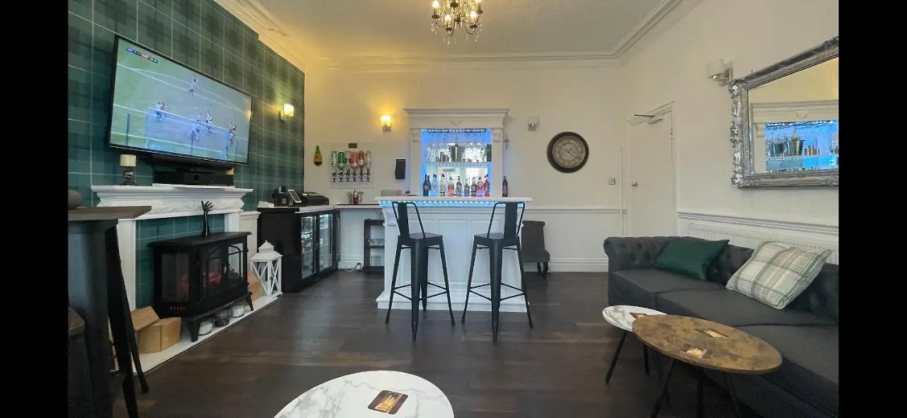 North Crest Bed & Breakfast Blackpool 4*,  United Kingdom
