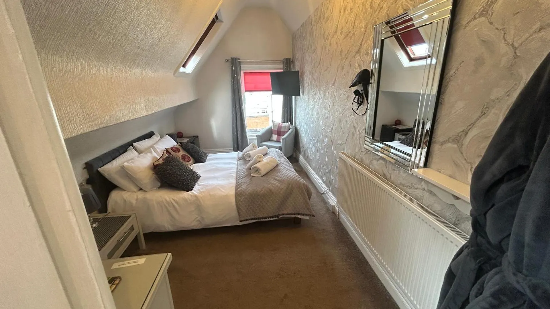 North Crest Bed & Breakfast Blackpool 4*,  United Kingdom