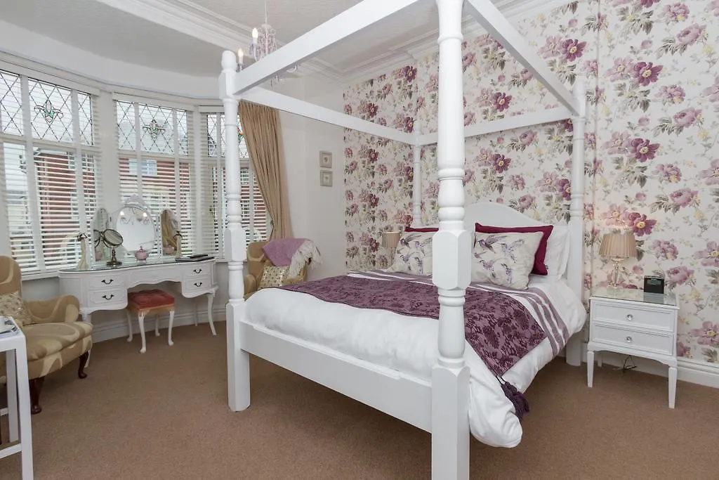 North Crest Bed & Breakfast Blackpool